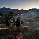 Nia's Farm Konukevi