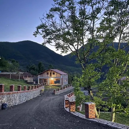 Nia's Farm Librazhet