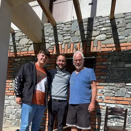 Gasthof Nia's Farm Librazhet