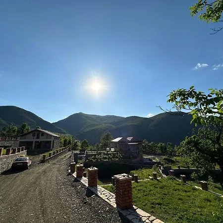 Nia's Farm Gasthuis Librazhet