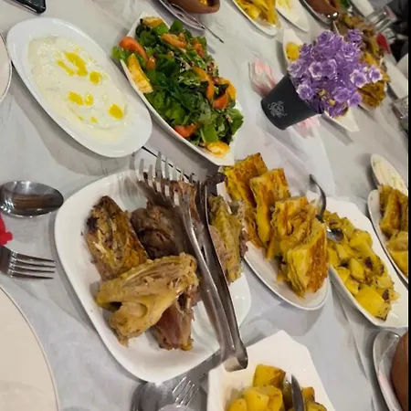 Nia's Farm Librazhet